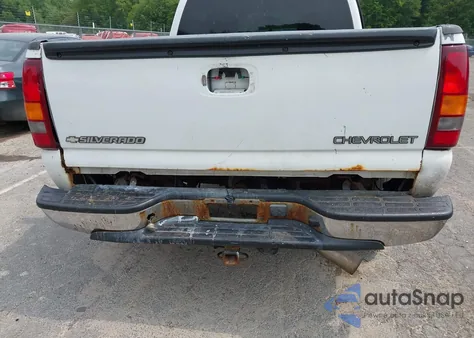 2002 Chevrolet Silverado 1500 Ls z USA, uszkodzony, nr VIN 2GCEK19V321324703